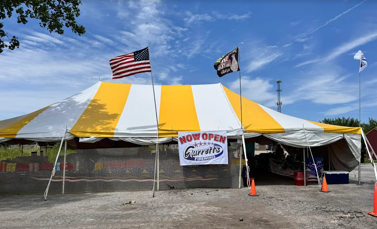 Garrett's Fireworks Basehor, KS location